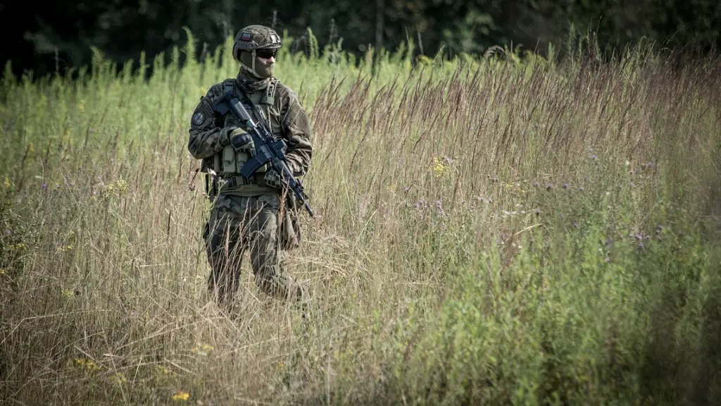 How to become a dog handler in the canadian army?